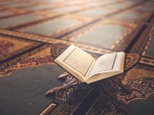 Tiga Fakta Mengenai Al Quran Tiga Fakta Mengenai Al Quran